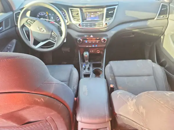 KM8J33A20HU421715 2017 HYUNDAI TUCSON - Image 8