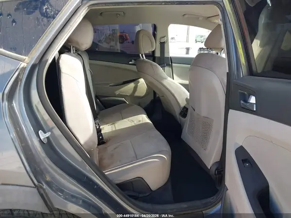 KM8J33A20HU428857 2017 HYUNDAI TUCSON - Image 8