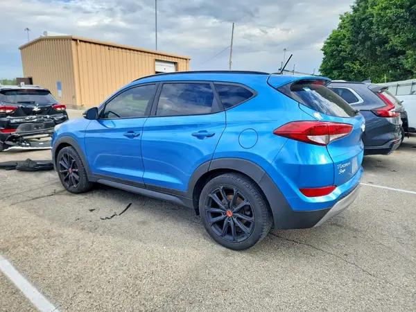 KM8J33A20HU448882 2017 HYUNDAI TUCSON - Image 2