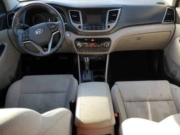 KM8J33A20HU455881 2017 HYUNDAI TUCSON - Image 8