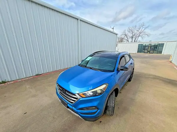 KM8J33A20HU457579 2017 HYUNDAI TUCSON - Image 2