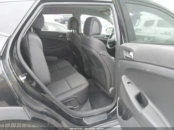KM8J33A20HU460689 2017 HYUNDAI TUCSON - Image 8