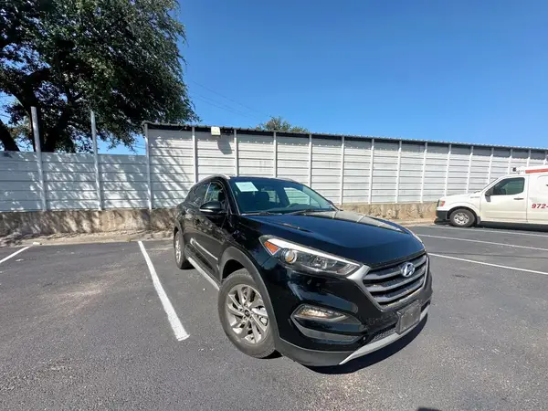 KM8J33A20HU470204 2017 HYUNDAI TUCSON - Image 1