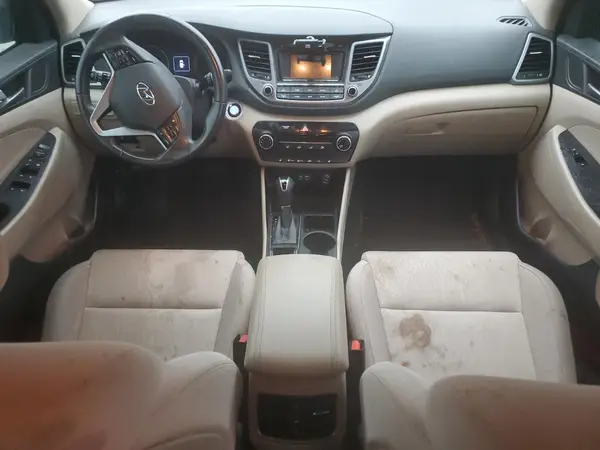 KM8J33A20HU472440 2017 HYUNDAI TUCSON - Image 8