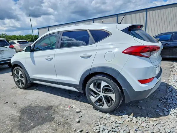KM8J33A20HU484328 2017 HYUNDAI TUCSON - Image 2
