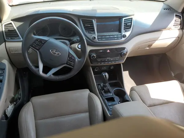 KM8J33A20HU485608 2017 HYUNDAI TUCSON - Image 8