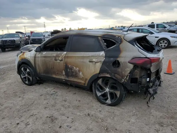 KM8J33A20HU488508 2017 HYUNDAI TUCSON - Image 2