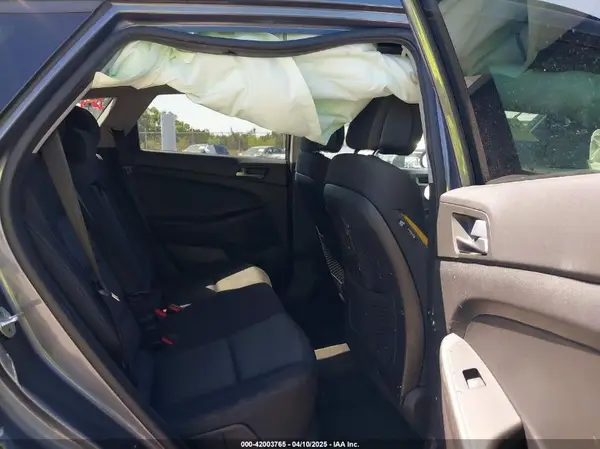 KM8J33A20HU504559 2017 HYUNDAI TUCSON - Image 8