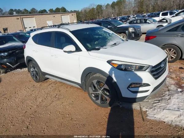 KM8J33A20HU508501 2017 HYUNDAI TUCSON - Image 1