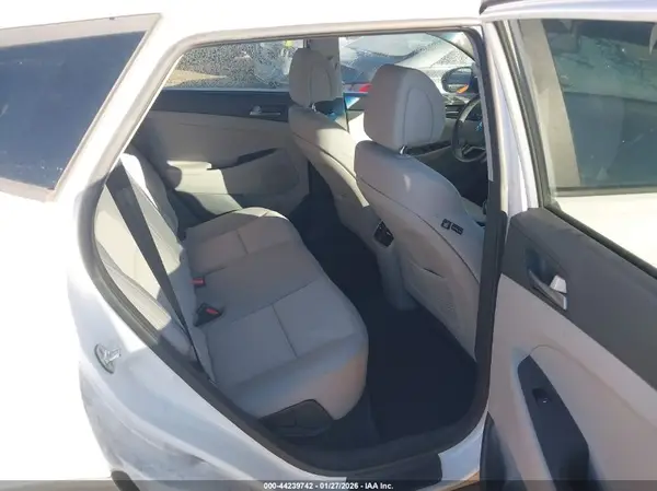 KM8J33A20HU508501 2017 HYUNDAI TUCSON - Image 8