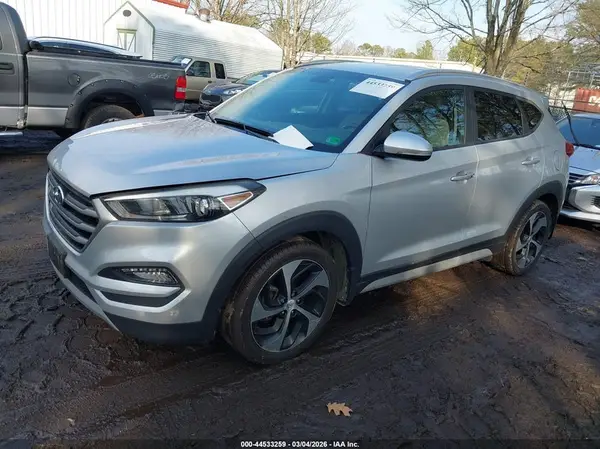 KM8J33A20HU513598 2017 HYUNDAI TUCSON - Image 2