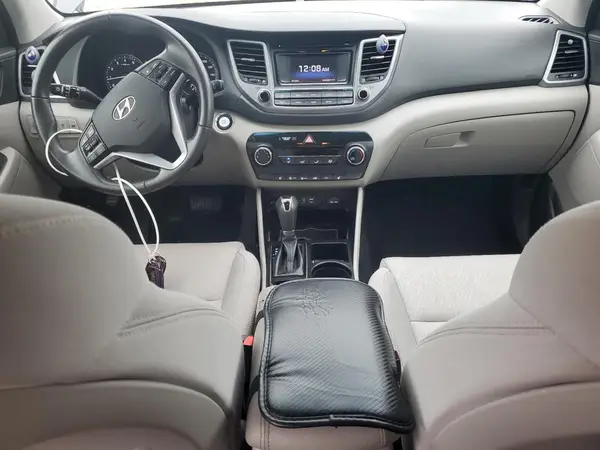 KM8J33A20HU517795 2017 HYUNDAI TUCSON - Image 8