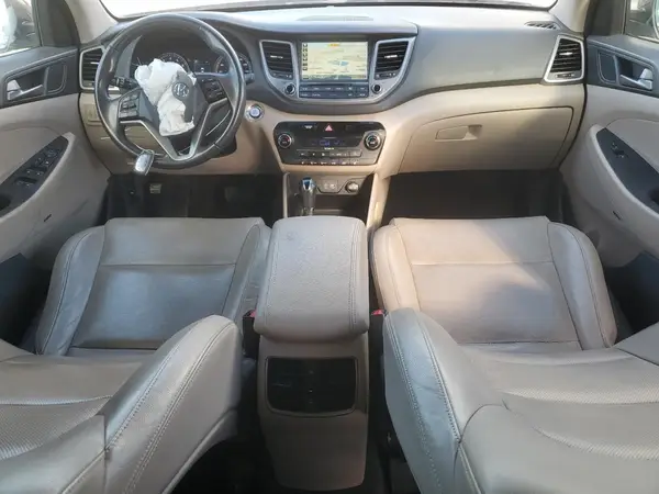 KM8J33A20HU519742 2017 HYUNDAI TUCSON - Image 8