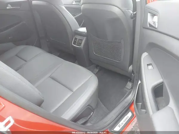 KM8J33A20HU519806 2017 HYUNDAI TUCSON - Image 8