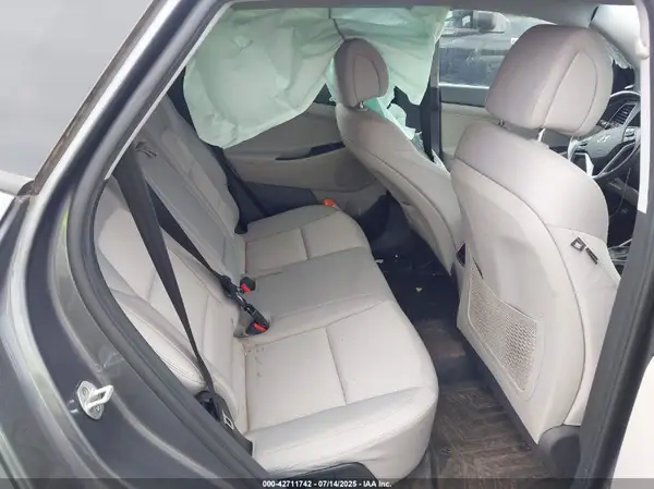 KM8J33A20HU526223 2017 HYUNDAI TUCSON - Image 8