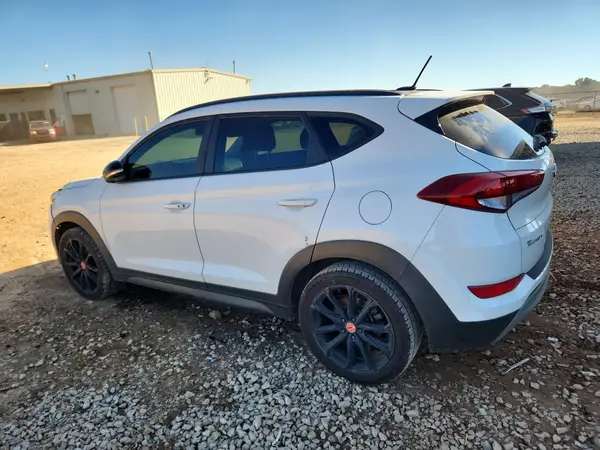 KM8J33A20HU534144 2017 HYUNDAI TUCSON - Image 2