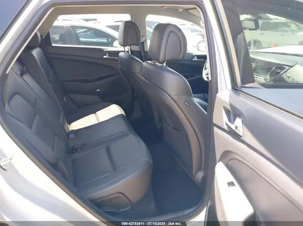 KM8J33A20HU534581 2017 HYUNDAI TUCSON - Image 8