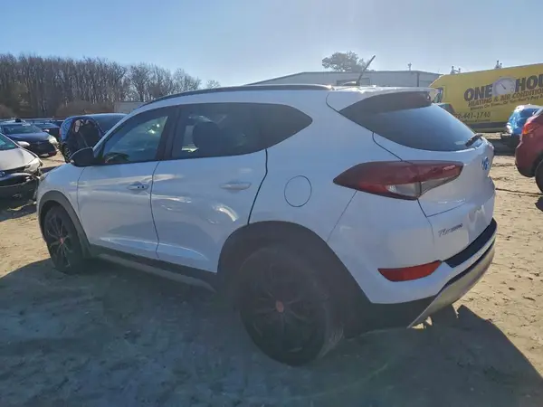 KM8J33A20HU540140 2017 HYUNDAI TUCSON - Image 2