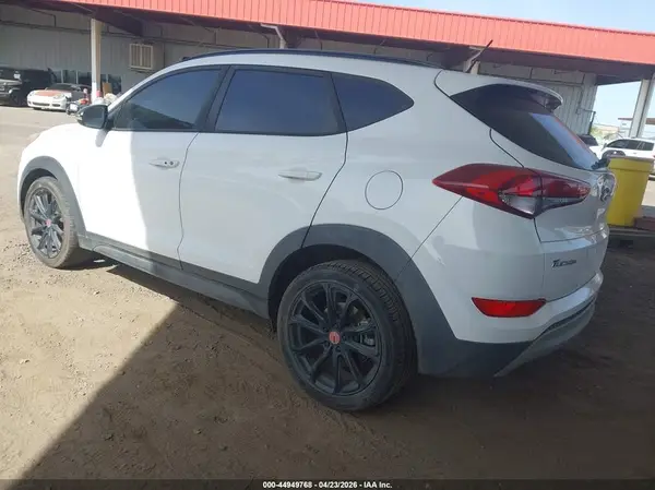 KM8J33A20HU541515 2017 HYUNDAI TUCSON - Image 2