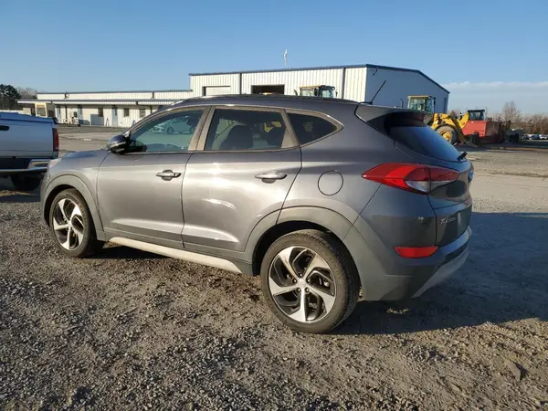 KM8J33A20HU558928 2017 HYUNDAI TUCSON - Image 2