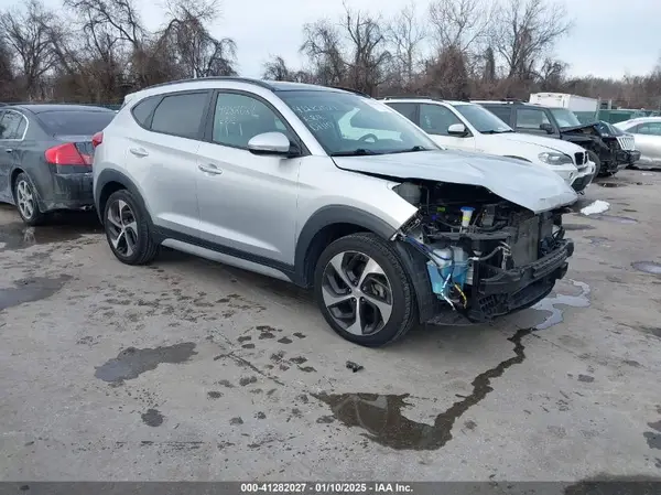 KM8J33A20HU560338 2017 HYUNDAI TUCSON - Image 1