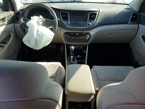 KM8J33A20HU564289 2017 HYUNDAI TUCSON - Image 8