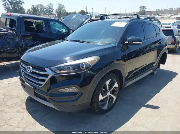 KM8J33A20HU568147 2017 HYUNDAI TUCSON - Image 2