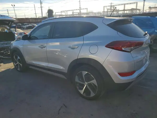 KM8J33A20HU570321 2017 HYUNDAI TUCSON - Image 2