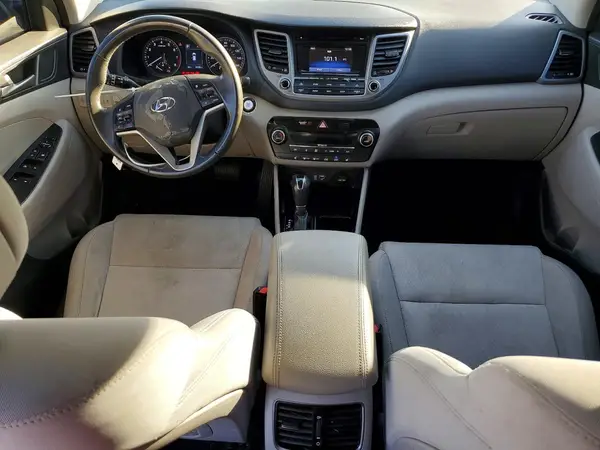 KM8J33A20HU570321 2017 HYUNDAI TUCSON - Image 8