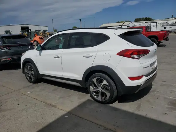 KM8J33A20HU581982 2017 HYUNDAI TUCSON - Image 2