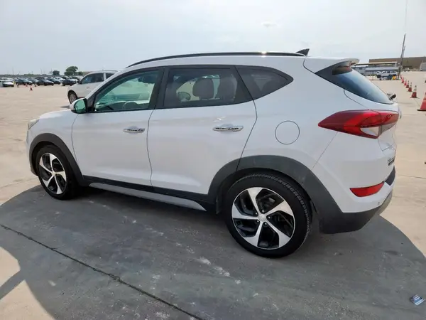 KM8J33A20HU585482 2017 HYUNDAI TUCSON - Image 2