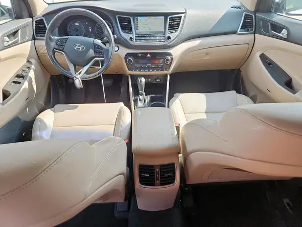 KM8J33A20HU585482 2017 HYUNDAI TUCSON - Image 8