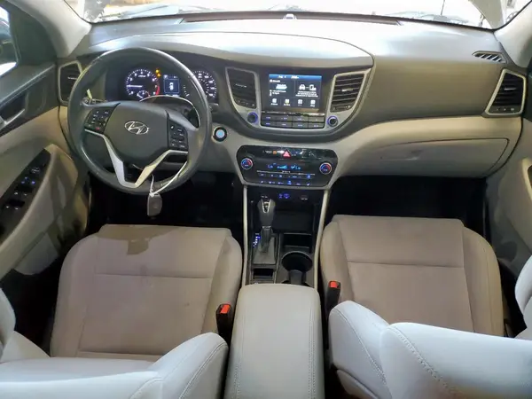 KM8J33A20JU629308 2018 HYUNDAI TUCSON - Image 8