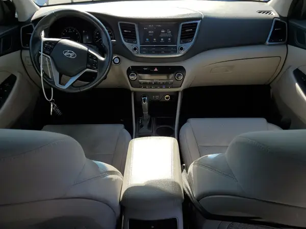 KM8J33A20JU639739 2018 HYUNDAI TUCSON - Image 8