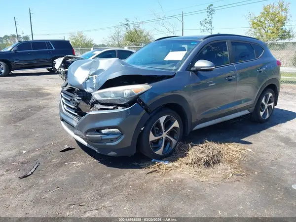 KM8J33A20JU670473 2018 HYUNDAI TUCSON - Image 2