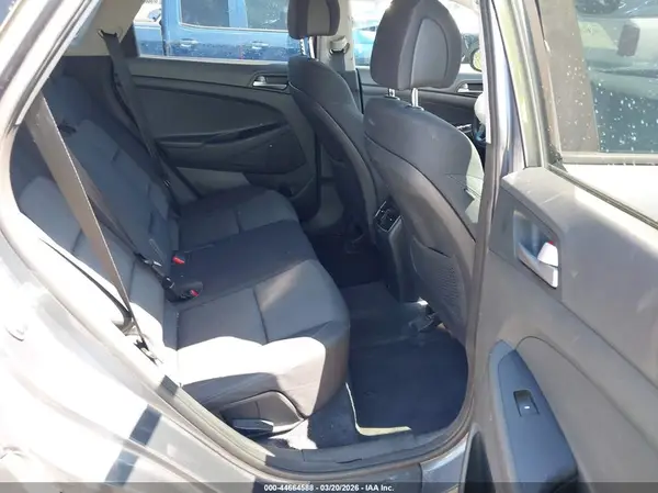 KM8J33A20JU670473 2018 HYUNDAI TUCSON - Image 8