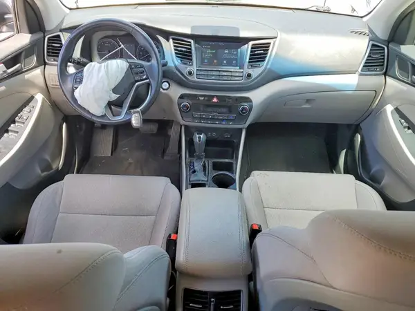 KM8J33A20JU683885 2018 HYUNDAI TUCSON - Image 8