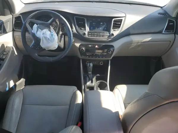KM8J33A20JU705786 2018 HYUNDAI TUCSON - Image 8