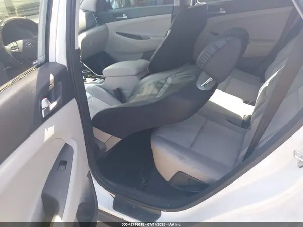 KM8J33A20JU719350 2018 HYUNDAI TUCSON - Image 8