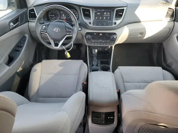 KM8J33A20JU743583 2018 HYUNDAI TUCSON - Image 8