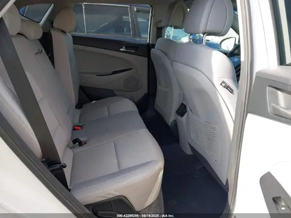 KM8J33A20JU769665 2018 HYUNDAI TUCSON - Image 8