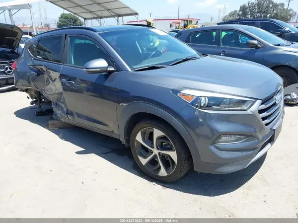 KM8J33A20JU799412 2018 HYUNDAI TUCSON - Image 1