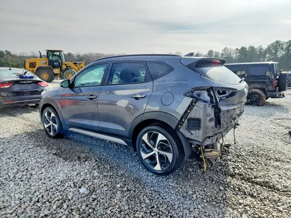 KM8J33A20JU803569 2018 HYUNDAI TUCSON - Image 2