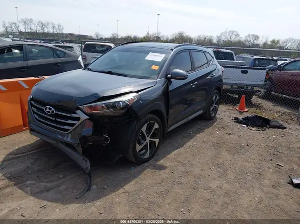 KM8J33A20JU817973 2018 HYUNDAI TUCSON - Image 2