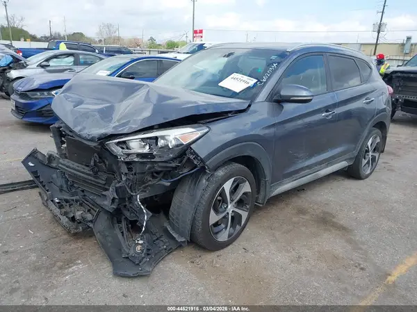 KM8J33A20JU830366 2018 HYUNDAI TUCSON - Image 2