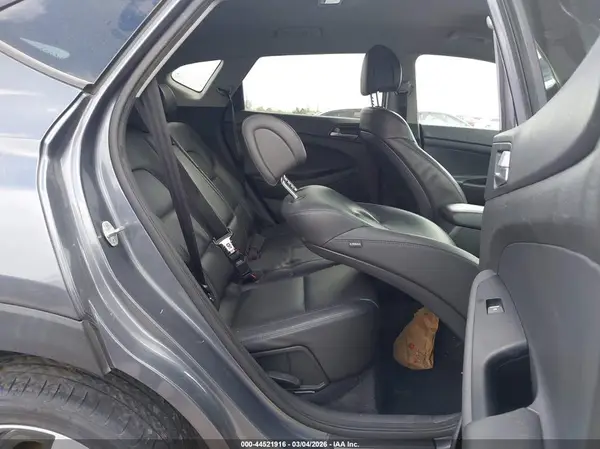 KM8J33A20JU830366 2018 HYUNDAI TUCSON - Image 8