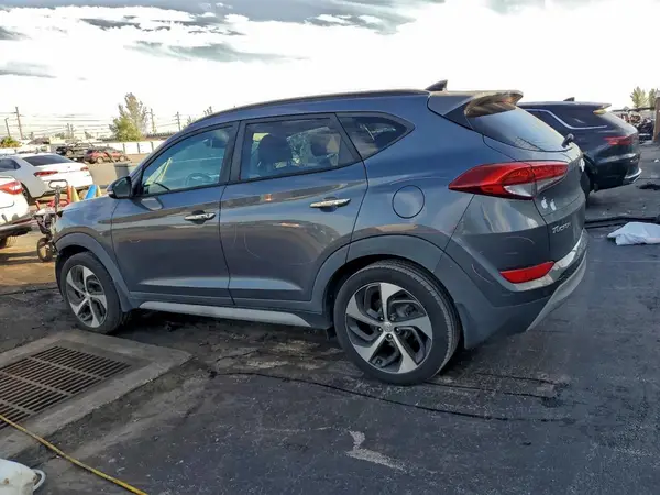 KM8J33A20JU830951 2018 HYUNDAI TUCSON - Image 2