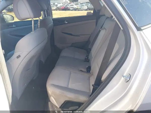KM8J33A21GU023539 2016 HYUNDAI TUCSON - Image 8