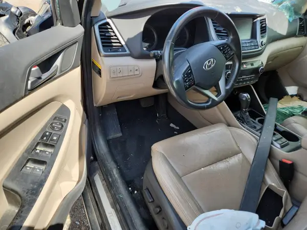 KM8J33A21GU038994 2016 HYUNDAI TUCSON - Image 8
