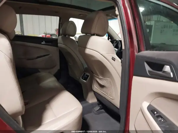 KM8J33A21GU060493 2016 HYUNDAI TUCSON - Image 8